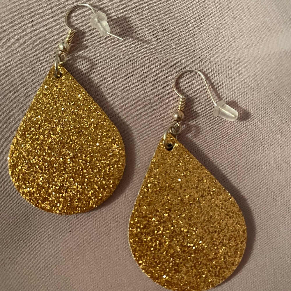 Earrings: Gold Teardrop